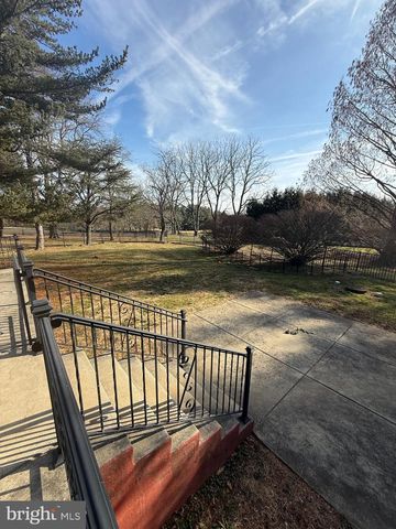 375 SCHOOLHOUSE RD, West Grove, PA 19390