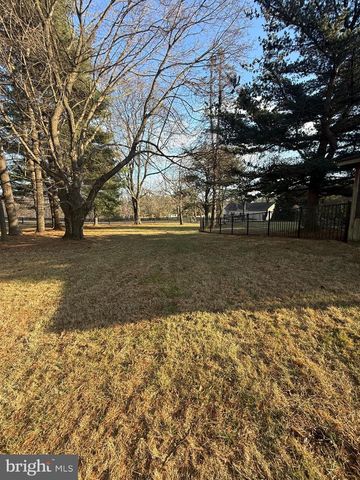 375 SCHOOLHOUSE RD, West Grove, PA 19390