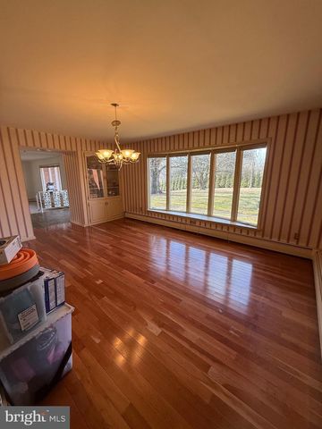 375 SCHOOLHOUSE RD, West Grove, PA 19390