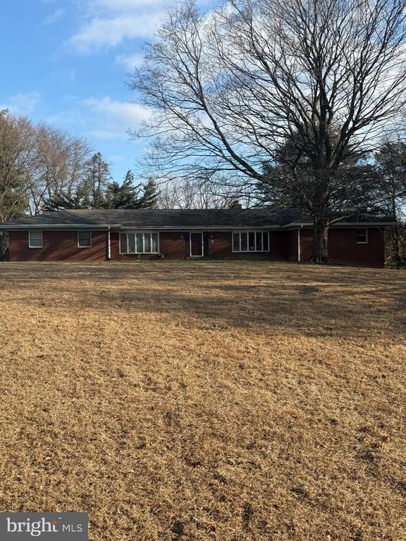 375 SCHOOLHOUSE RD, West Grove, PA 19390
