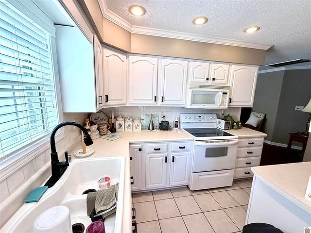 4915 W Towne Drive, Paducah, KY 42001
