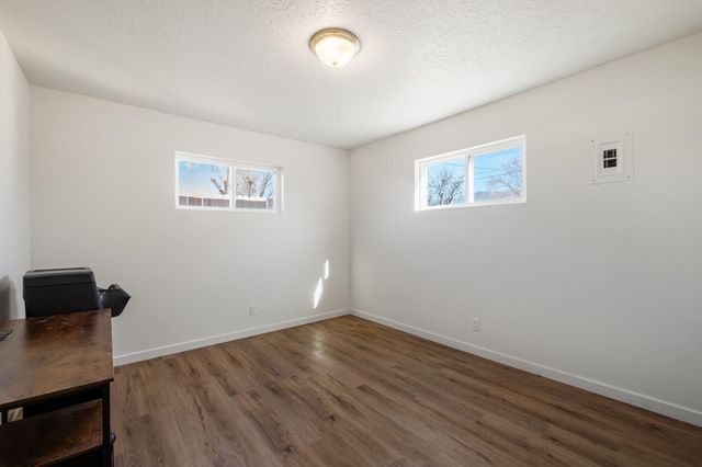 128 Espejo Street NE, Albuquerque, NM 87123