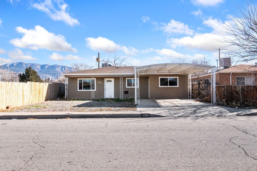 128 Espejo Street NE, Albuquerque, NM 87123