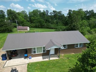 910 Hassell Dr, Waynesboro, TN 38485