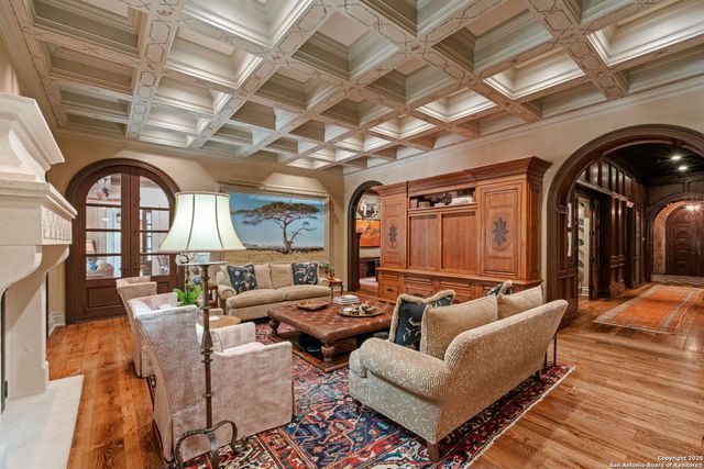 200 GENESEO RD, Terrell Hills, TX 78209