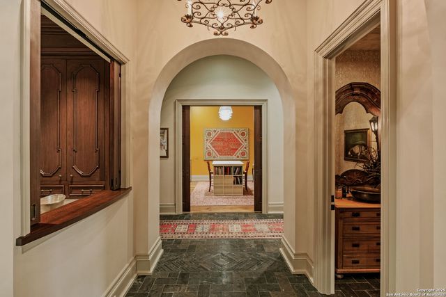 200 GENESEO RD, Terrell Hills, TX 78209