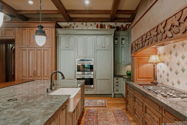 200 GENESEO RD, Terrell Hills, TX 78209