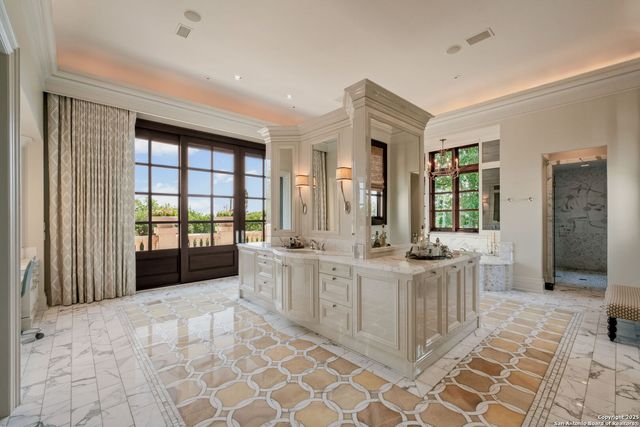 200 GENESEO RD, Terrell Hills, TX 78209