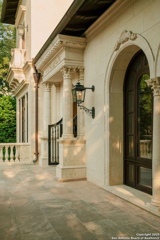 200 GENESEO RD, Terrell Hills, TX 78209