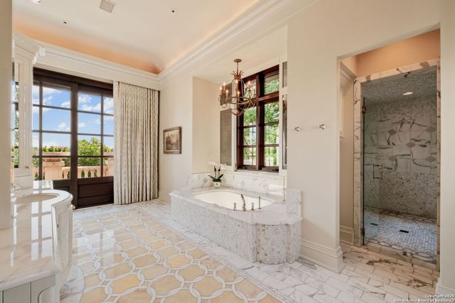 200 GENESEO RD, Terrell Hills, TX 78209