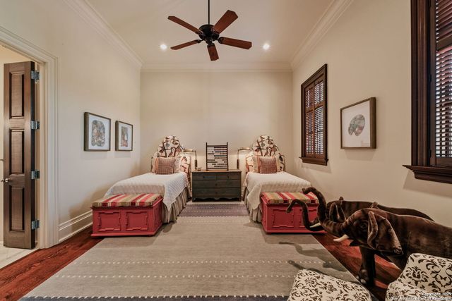 200 GENESEO RD, Terrell Hills, TX 78209