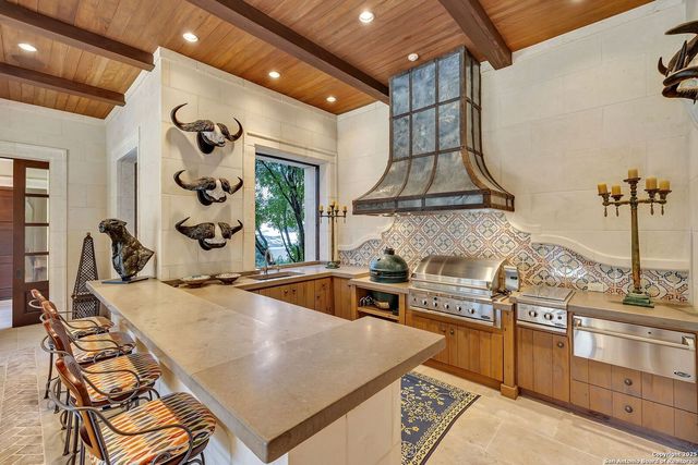 200 GENESEO RD, Terrell Hills, TX 78209