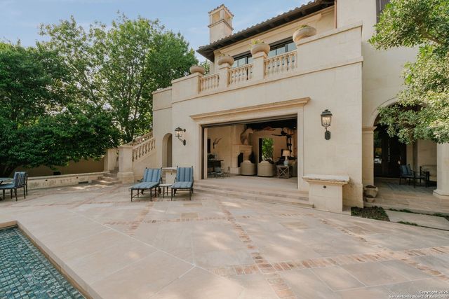 200 GENESEO RD, Terrell Hills, TX 78209