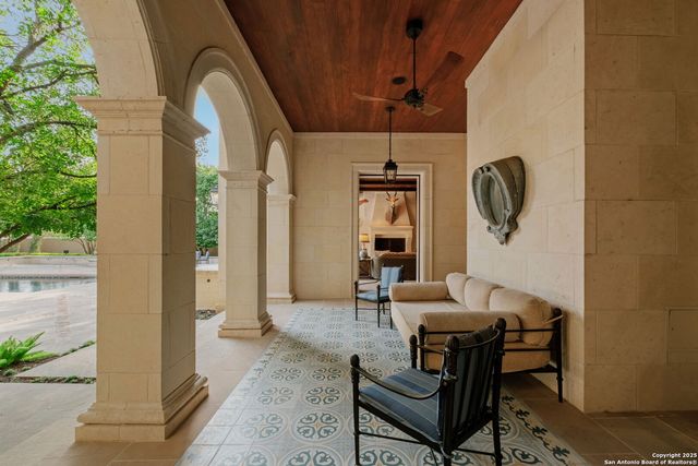 200 GENESEO RD, Terrell Hills, TX 78209