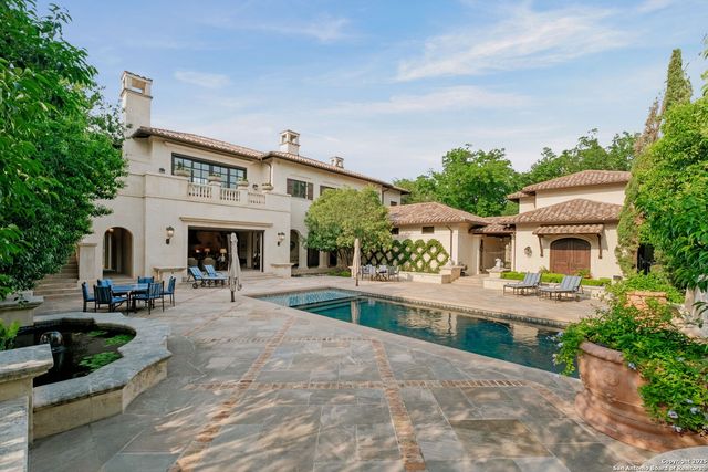 200 GENESEO RD, Terrell Hills, TX 78209