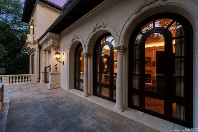 200 GENESEO RD, Terrell Hills, TX 78209