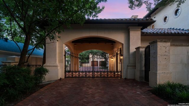 200 GENESEO RD, Terrell Hills, TX 78209