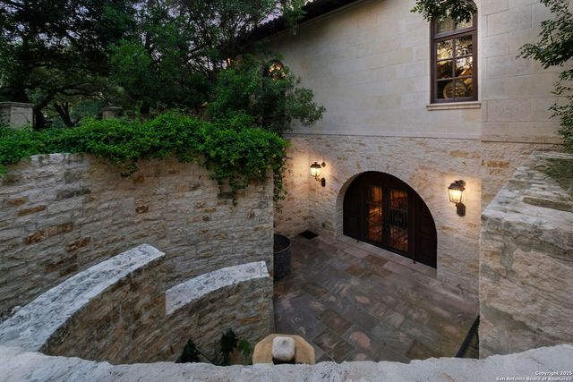 200 GENESEO RD, Terrell Hills, TX 78209