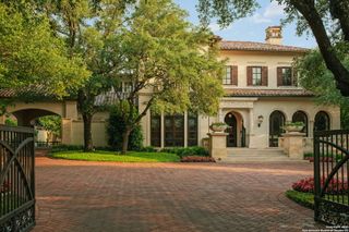 200 GENESEO RD, Terrell Hills, TX 78209