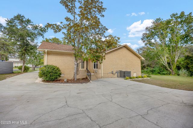 103 Herring Drive, Southport, NC 28461