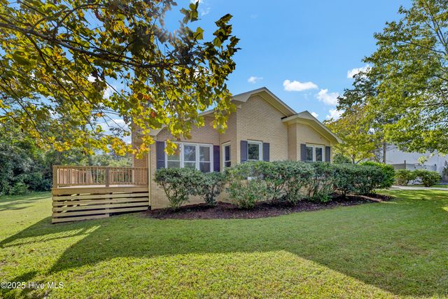 103 Herring Drive, Southport, NC 28461