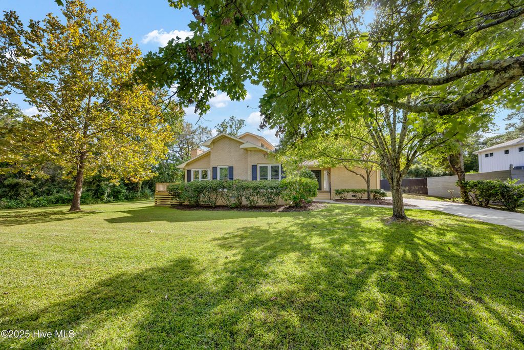 103 Herring Drive, Southport, NC 28461