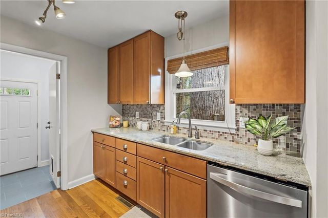 1629 Ardsley Street, Winston-salem, NC 27103