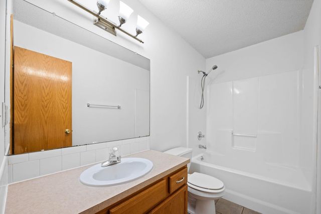 4405 E Falcon St, Wichita, KS 67220