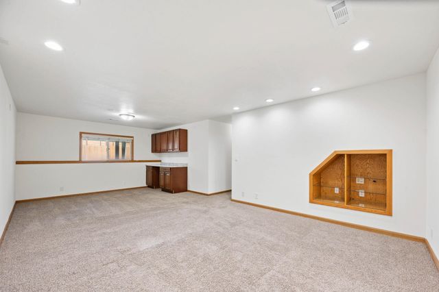 4405 E Falcon St, Wichita, KS 67220