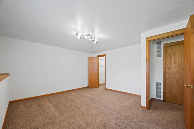 4405 E Falcon St, Wichita, KS 67220