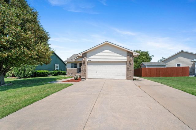 4405 E Falcon St, Wichita, KS 67220