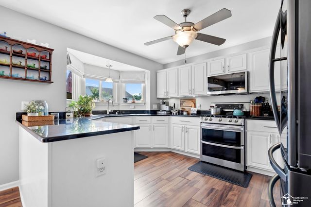 27012 Mary Court, Flat Rock, MI 48134