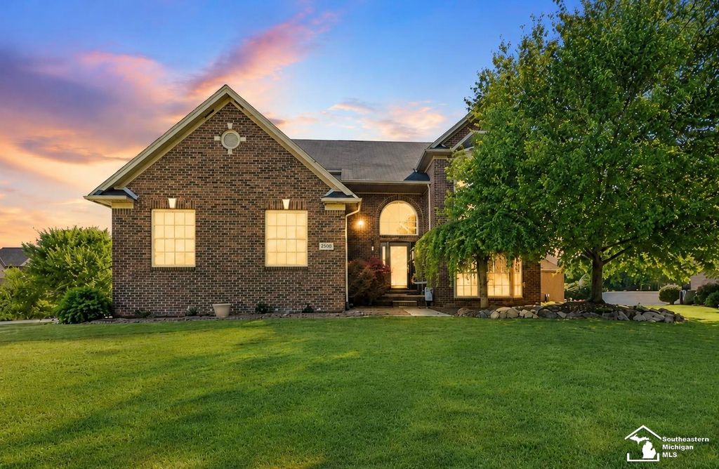 27012 Mary Court, Flat Rock, MI 48134