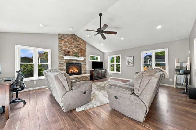 8590 Jorgensen Avenue S, Cottage Grove, MN 55016