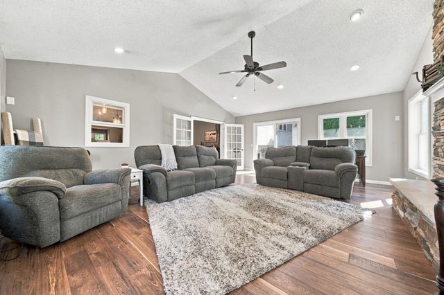 8590 Jorgensen Avenue S, Cottage Grove, MN 55016