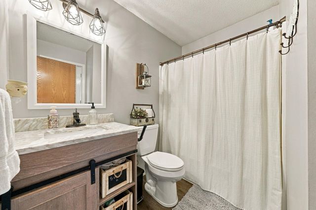 8590 Jorgensen Avenue S, Cottage Grove, MN 55016