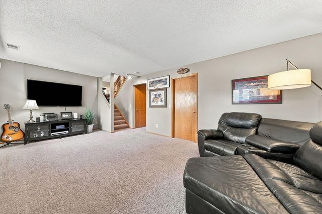 8590 Jorgensen Avenue S, Cottage Grove, MN 55016