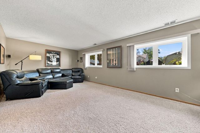 8590 Jorgensen Avenue S, Cottage Grove, MN 55016