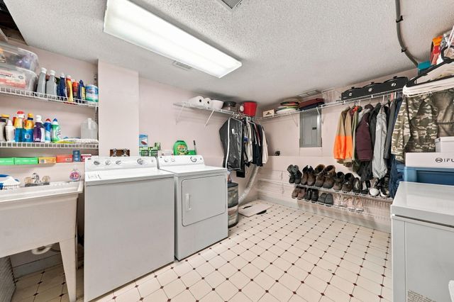 8590 Jorgensen Avenue S, Cottage Grove, MN 55016