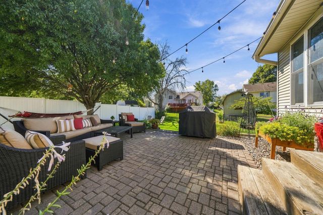 8590 Jorgensen Avenue S, Cottage Grove, MN 55016