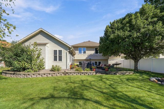 8590 Jorgensen Avenue S, Cottage Grove, MN 55016
