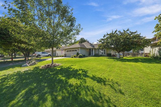 8590 Jorgensen Avenue S, Cottage Grove, MN 55016