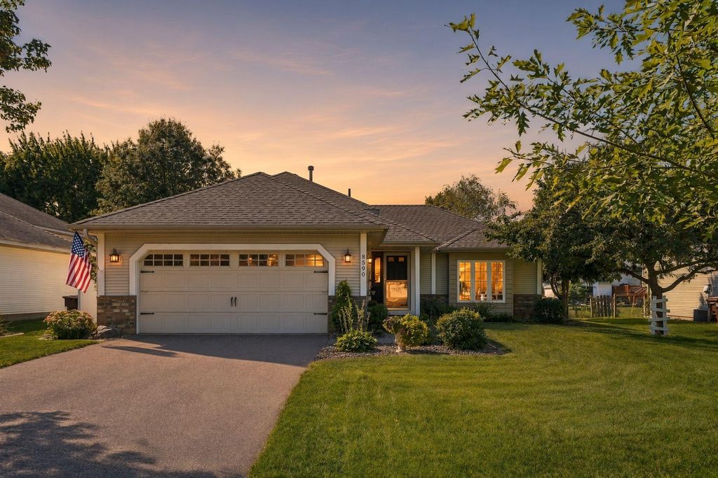 8590 Jorgensen Avenue S, Cottage Grove, MN 55016 — exterior
