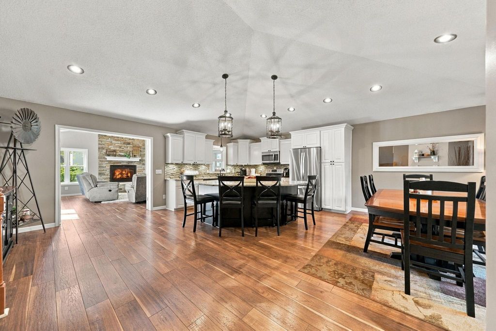 8590 Jorgensen Avenue S, Cottage Grove, MN 55016 — photo 2