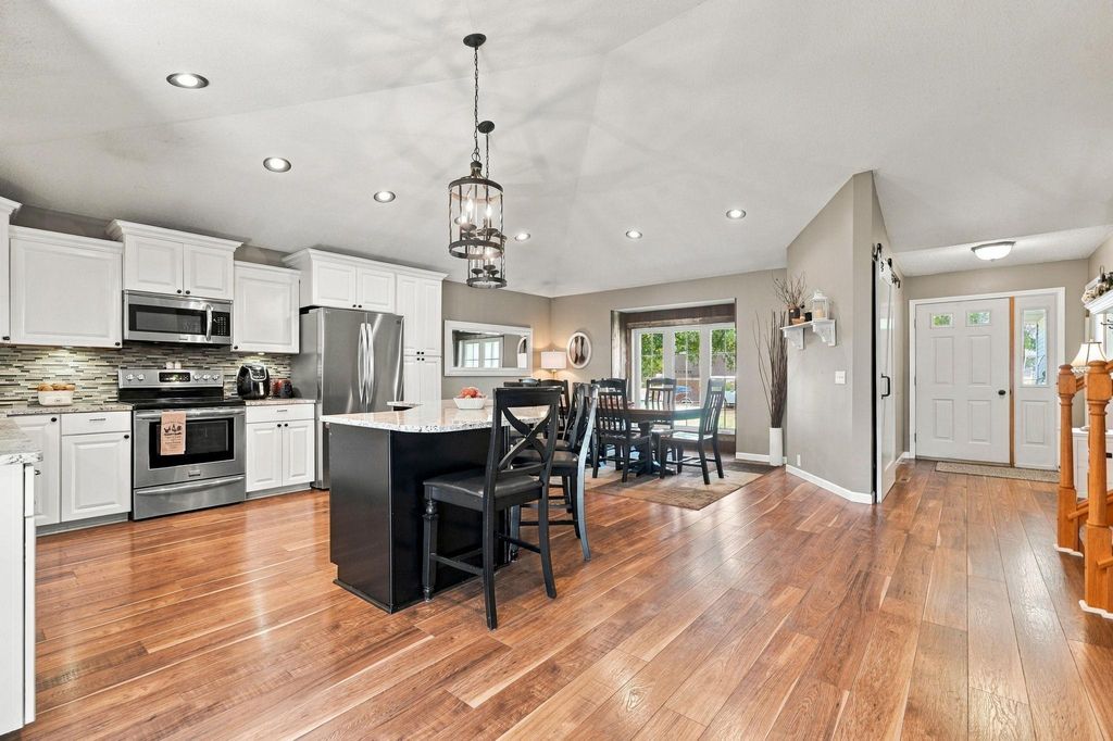 8590 Jorgensen Avenue S, Cottage Grove, MN 55016 — photo 4