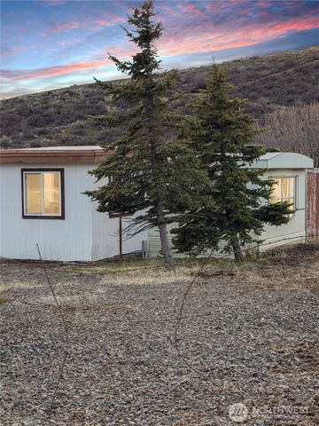 8820 Robbins Road, Ellensburg, WA 98926
