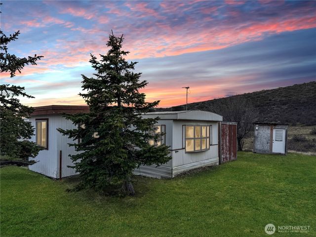 8820 Robbins Road, Ellensburg, WA 98926