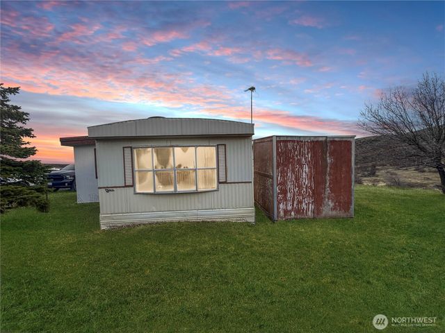 8820 Robbins Road, Ellensburg, WA 98926