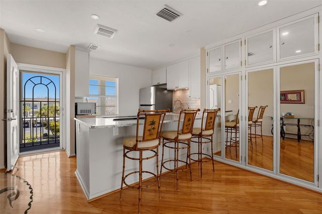 4400 EXETER DRIVE 305, Longboat Key, FL 34228