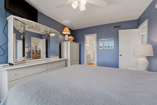 4400 EXETER DRIVE 305, Longboat Key, FL 34228